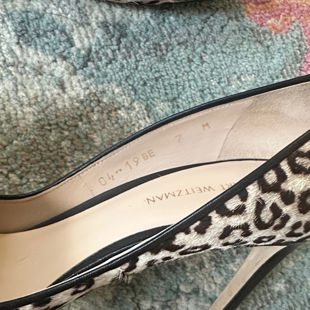 Stuart Weitzman Royal Legend Spotted Leopard Stiletto Pump - dyed calf fur EUC - Picture 7 of 9